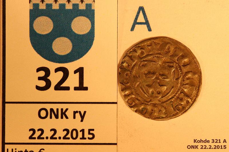 k-0321-a.jpg - Kohde 321 (kuva 1/2), lhthinta: 70 € / myyntihinta: 77 € Aurtua (rtug) 1390-1439 Ag, Eerik Pommerilainen, 17mm, luettavissa ainakin Ericus Rex, osa isompaa lyt v. 1969, kunto: 3