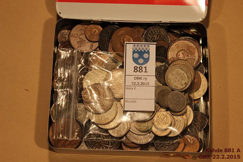 k-0881-a.jpg - Kohde 881, l�ht�hinta: 5 &euro; / myyntihinta: 11 &euro; Ruotsi 0,9kg 1900-l alkupuoli 1�-1kr n. 900g peltirasiassa, mukana joitakin hopearahoja, mm. 2 �re 1892, kunto: 3-8