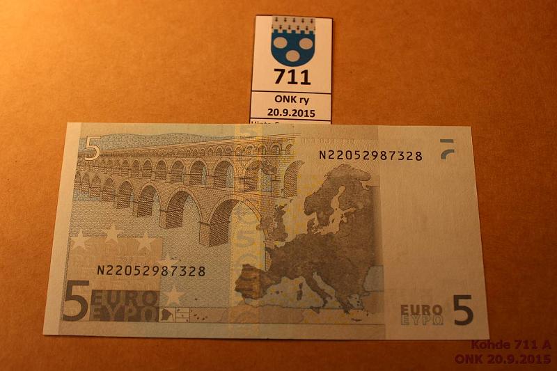k-0711-a.jpg - Kohde 711, lhthinta: 13 € Itvalta 1/1/N/F3 N22052987328 Dui F003 C2, variantti A, kunto: 8