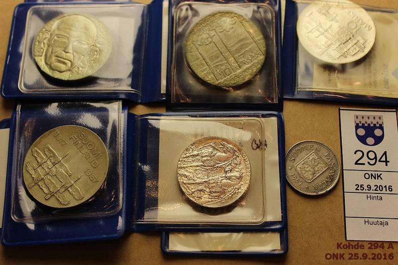k-0294-a.jpg - Kohde 294, l�ht�hinta: 20 &euro; / myyntihinta: 34 &euro; 10 - 100 mk 1957-81 (6) Ag, 10mk 1967(2), -75(2); 50mk-81; 100mk-57 tumma l�isk�, kunto: 5-9