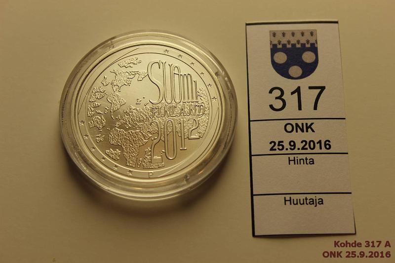 k-0317-a.jpg - Kohde 317, l�ht�hinta: 25 &euro; / myyntihinta: 27 &euro; 20 &euro; 2012 Ag, BU, Tasa-arvo, kapseli, kunto: 9