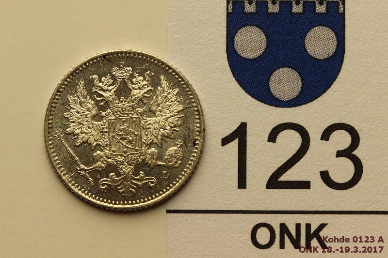 k-0123-a.jpg - Kohde 123 (kuva 1/2), lhthinta: 60 € / myyntihinta: 87 € 25 p 1894 Ag, arvopuolella vhinen painuma reunassa ja hnja. Vaakunapuolella ephpja. Erittin kaunis!, kunto: 8