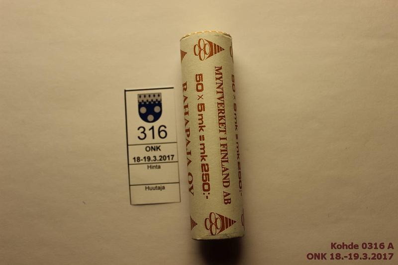 k-0316-a.jpg - Kohde 316, lhthinta: 10 € / myyntihinta: 35 € 5 mk 2001 RP rulla kr/kl, kunto: 9