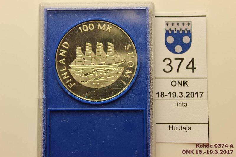 k-0374-a.jpg - Kohde 374, l�ht�hinta: 8 &euro; / myyntihinta: 10 &euro; 100 mk 1991 Ag, BU (?) �land, pakattuna Proof rahan kapseliin, jossa ei todistusta, kunto: 9