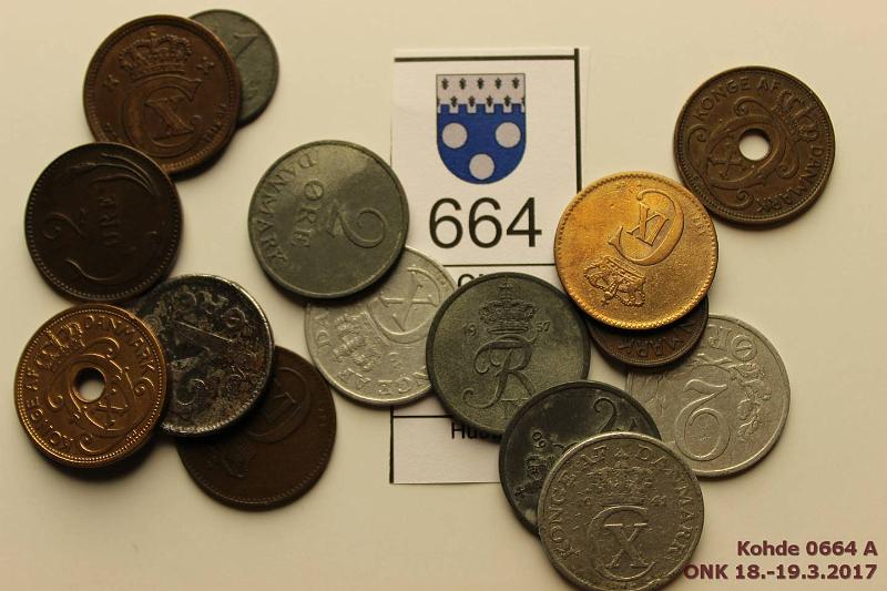 k-0664-a.jpg - Kohde 664, l�ht�hinta: 10 &euro; / myyntihinta: 10 &euro; Tanska 1 - 2 � (15) 1874-1960 KM#793, 813-840 Br/Zn/Fe/Al. 2� CS 1874, -75 prv, puhd, -91 nja. Christian IX; 1� 1927, -43; 2� 1915, -18, -29, -31, -41(3), -54, -57, -60, kunto: 3-7