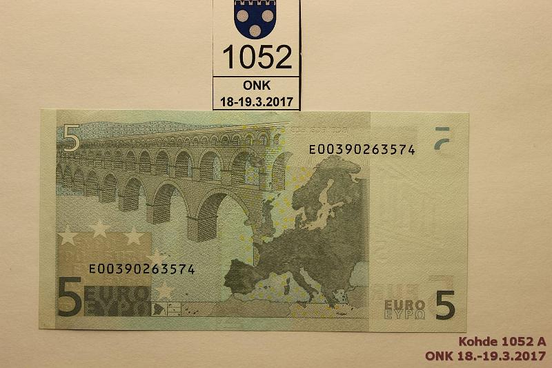 k-1052-a.jpg - Kohde 1052, l�ht�hinta: 10 &euro; Slovakia 1/2/E/E10 E00390263574 Tri E010 A2, kunto: 9