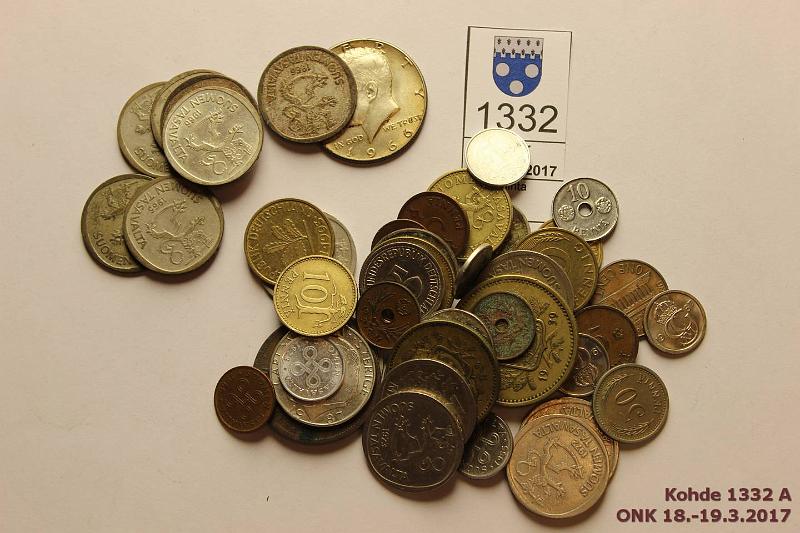 k-1332-a.jpg - Kohde 1332, lhthinta: 5 € / myyntihinta: 15 € Suomi & muuta reilut 200g 1900-luku Suomi 1p-20mk 1924-90 (mm. 1mk Ag 1965-68 7kpl); muu maailma sekalaisia (mm USA $ Ag 1966), kunto: 3-8