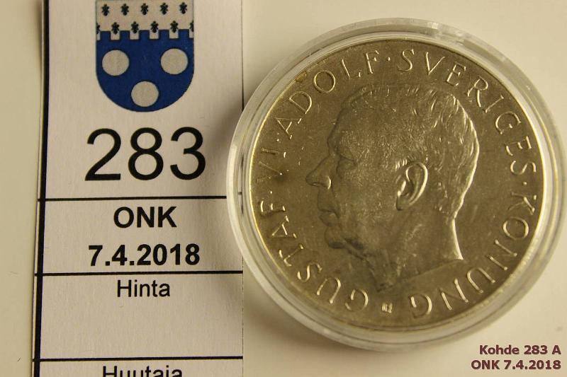 k-0283-a.jpg - Kohde 283 (kuva 1/2), lhthinta: 10 € / myyntihinta: 10 € 5 kr 1952 KM#828 Ag, 22,7g/400, Gustaf VI Adolf 70th Birthday, phpja, kapselissa pirste, kunto: 9