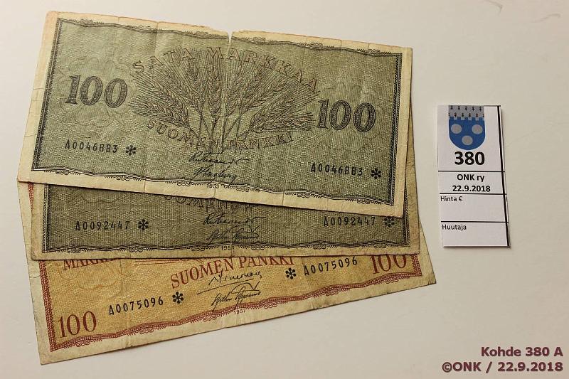 k-0380-a.jpg - Kohde 380, l�ht�hinta: 5 &euro; / myyntihinta: 7 &euro; 100 mk 1955-57 A* (3) SNY 181.2, 182.2. 1955 A*..FIE-AAs, FIE-Eng; 1957 A*..SIM-AAs, pehmeit�, vikoja. Korvaavia, kunto: 2-3