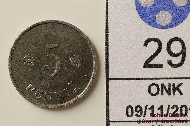 k-0029-a.jpg - Kohde 29 (kuva 1/2), lhthinta: 850 € / myyntihinta: 850 € 5 p 1918 Fe Koelynti rautaa, prpja, pnja, kunto: 8