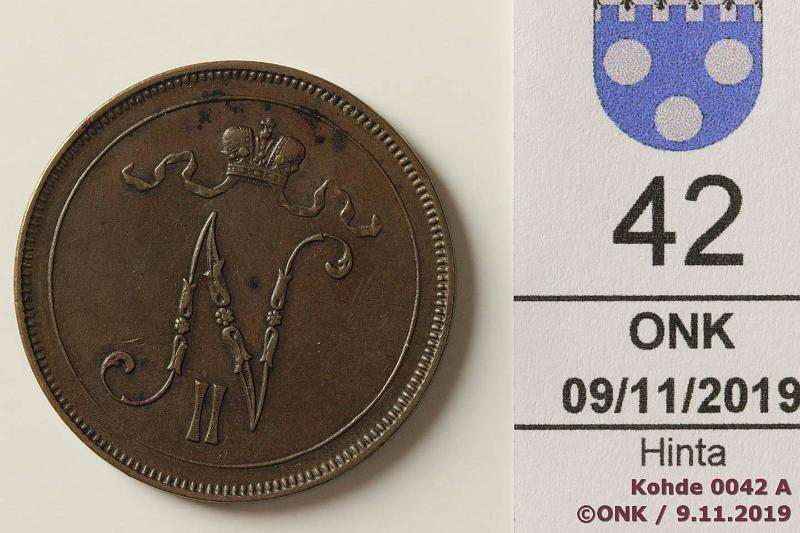 k-0042-a.jpg - Kohde 42 (kuva 1/2), lhthinta: 50 € / ei tarjouksia 10 p 1897 Kaunis raha, meistin kiertym n. 5 astetta, phpja, pij, kunto: 7