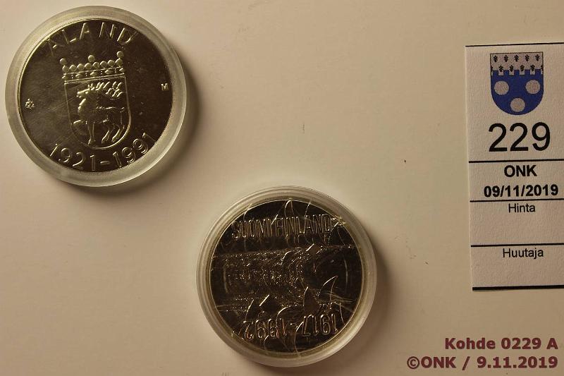 k-0229-a.jpg - Kohde 229, lhthinta: 15 € / myyntihinta: 19 € 100 mk 1991, -92 Ag, BU, land, itsenisyys, kapselit, kunto: 9