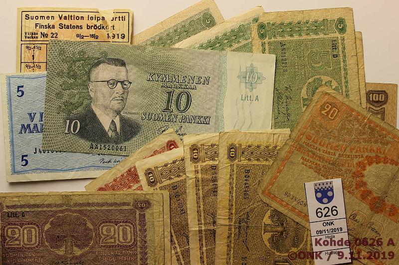 k-0626-a.jpg - Kohde 626 (kuva 1/2), lhthinta: 15 € / myyntihinta: 21 € 10100 mk (25+1) 1909-93 1mk 1918; 5mk 1922 LA, -39LD(3), -63 LB; 10mk 1922 LC, -39 LD(2), -45 LA, -63 LA vl2, -80 LA(2), -86(5); 20mk 1909 KV, -39 LD, -45 LA, -93(2); 100mk 1939 LD, -57. Lisksi Suomen Valtion leipkortti 1919., kunto: 2-6
