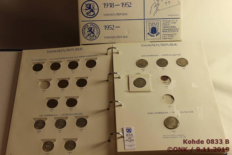 k-0833-b.jpg - Kohde 833 (kuva 2/2), lhthinta: 100 € / myyntihinta: 190 € Suomi E. Borg (232) 195287 Siisti kansio suojakotelolla. 1952-62 1mk(14), 5mk(12), 10mk(10), 20mk(12); 50mk(8), 100mk Ag(5), 200mk Ag(4), 1000mk Ag. 1963-87 1p(18), 5p(25), 10p(22), 20p(25), 50p(25), 1mk Ag(5), 1mk(19), 5mk(16), 10mk Ag(5), 25mk Ag(2), 50mk Ag(4). 2/3 rahoista suoraan rullista, muutkin siistikuntoisia., kunto: 5-9