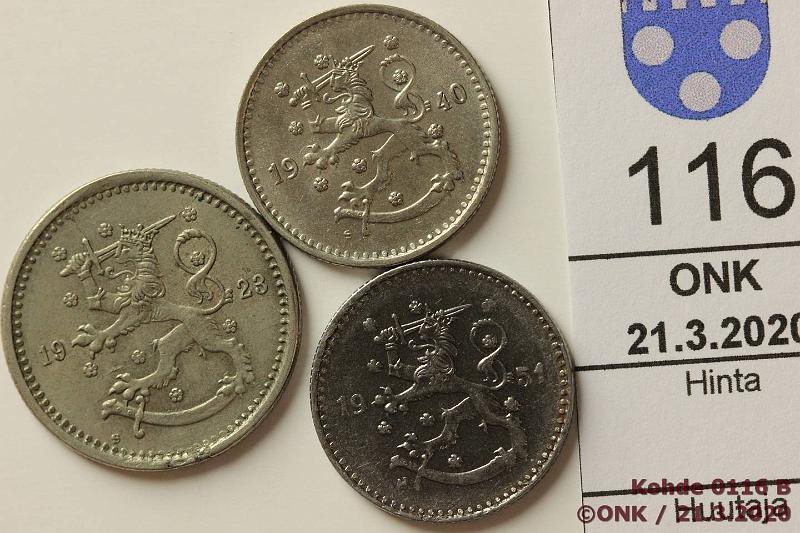 k-0116-b.jpg - Kohde 116, l�ht�hinta: 10 &euro; / myyntihinta: 10 &euro; 1 mk 1923-51 (3) CuNi, 1923 rv, -40 php; Fe -51 eprvja, kunto: 5, 8, 8