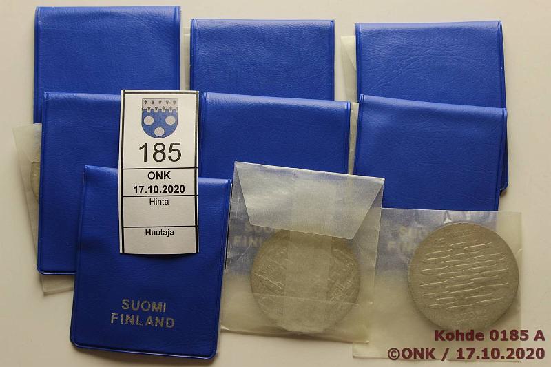 k-0185-a.jpg - Kohde 185, lhthinta: 25 € / myyntihinta: 49 € 25 mk 1979 (9) Ag, 9 x 26,3g/500, sellofaaneissa, 7 alkup muovitaskua, kunto: 7-9