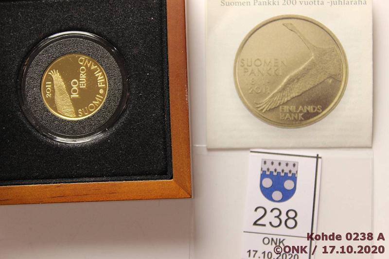 k-0238-a.jpg - Kohde 238, lhthinta: 200 € / myyntihinta: 250 € 100 € 2011 Au, Proof, 5,65g/917, Suomen Pankki 200v, kotelo, tod, kunto: 10