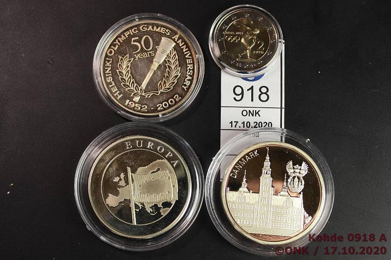 k-0918-a.jpg - Kohde 918, l�ht�hinta: 10 &euro; / myyntihinta: 10 &euro; Mitalit, 2&euro; 1996-2004 (4) Ag, Proof, 20g/999. 1996 Denmark, likat�pl�; 1999 NiAg Europa. 2002 CuNi(?) Helsingin olympialaisten 50v muistomitali 2002 Proof; 2004 2&euro; Kreikka/Ateena. Kapseleissa., kunto: 9-10