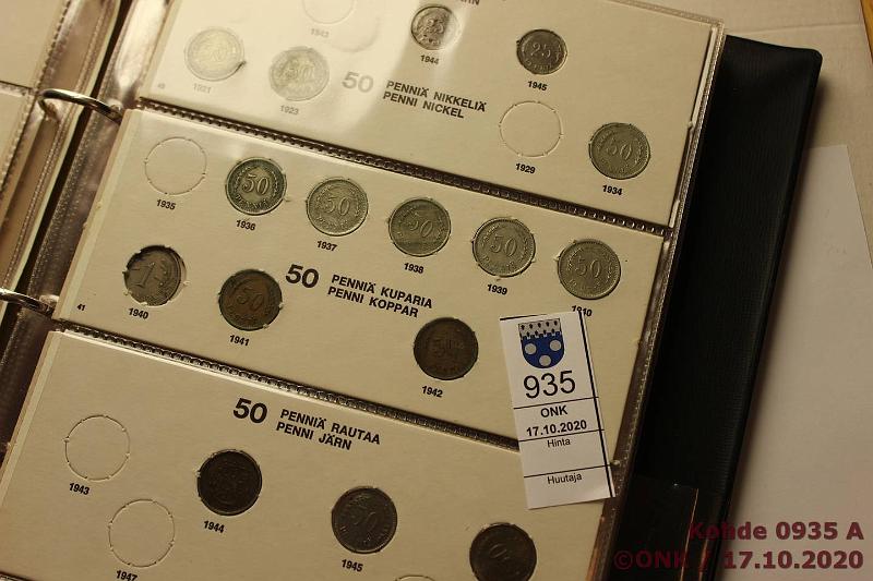 k-0935-a.jpg - Kohde 935 (kuva 1/2), l�ht�hinta: 40 &euro; / myyntihinta: 58 &euro; Suomikansio 1 p - 500 mk (188) 1918-74 Hyv� Myntalbum-kansio, jossa rahat painopahviliuskoissa. Kansio siisti, rahat vaihtelevan kuntoisia ja kaikki erilaisia: 1p 1963-74(13); 5p 1918-74(29); 10p 1919-74(30); 20p 1971-74(10); 25p 1921-45(14); 50p 1921-72(23); 1mk 1921-74(48, sis Ag-markat 1964-68); 5mk 1931-58(6); 10mk 1930-62(7); 20mk 1954-62(3); 50mk 1953 ja -61; 100mk Ag 1957; 200mk Ag 1956; 500mk Ag 1952, kunto: 3-8
