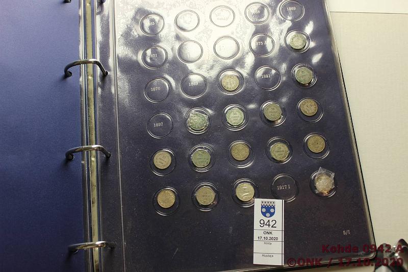 k-0942-a.jpg - Kohde 942 (kuva 1/2), lhthinta: 150 € / myyntihinta: 191 € Suomen Metallirahat I -kansio (103) 1864-1917 1p 1883-1917(16); 5p 1867-1917(19); 10p 1865-1917(18); 25p 1875-1917(16); 50p 1864-1917(18); 1mk 1865-1915(10, mys 1867); 2mk 1865-1907(6, 1906 hyvkuntoinen kl 7). Kaikki erilaisia, kunto: 3-8