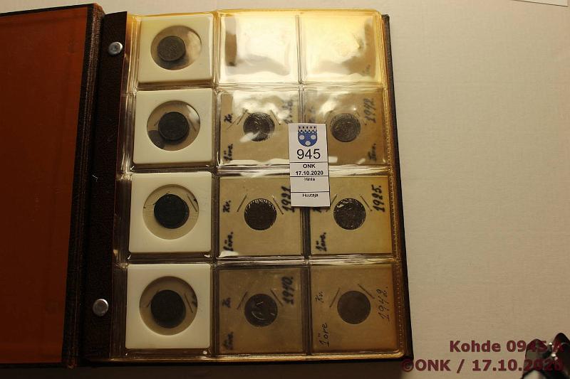 k-0945-a.jpg - Kohde 945 (kuva 1/2), lhthinta: 5 € / myyntihinta: 7 € Kansio Ruotsi (91) 1858-1963 Kolikkotaskuissa 1 Br, mm 1858, -61, -64, -92. Osa samanlaisia, kunto: 4-8