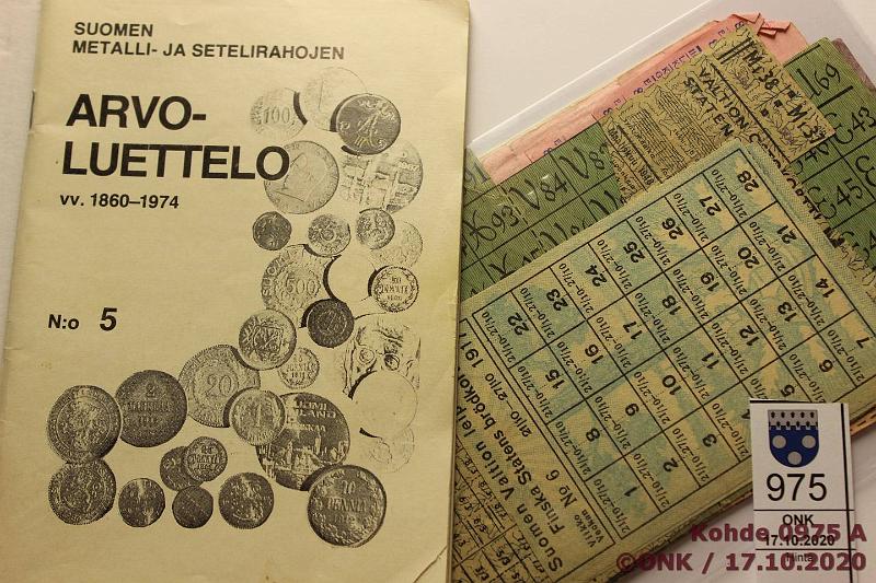 k-0975-a.jpg - Kohde 975, lhthinta: 5 € / myyntihinta: 5 € Ostokortteja ym. (10) 1917-1974 Ostokortit: Suomen Valtio leipkortti 1917(2), Kutomateollisuus+vaate 1945(2), Valtion ostokortti 1948, Valtion ostokortti rasva 1949, Yleisostokortti 1953. Pohjaraha: HSP antaa tt lippua vastaan sstkirjan 25mk:n pohjarahoineen. Luettelot: SNY Arvoluettelo 1860-1974 n:o 5, Ostohinnasto V. Repetti, Vaasa 1964, kunto: 7-9