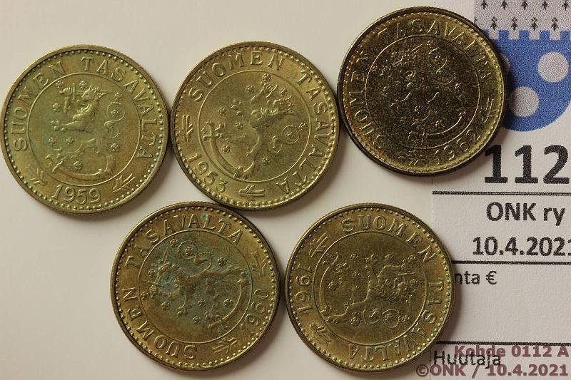 k-0112-a.jpg - Kohde 112, l�ht�hinta: 5 &euro; / myyntihinta: 5 &euro; 20 mk 1953-62 (5) AlBr, 1953, -59, -60, -61, -62, kansiohometta, kunto: 7-8