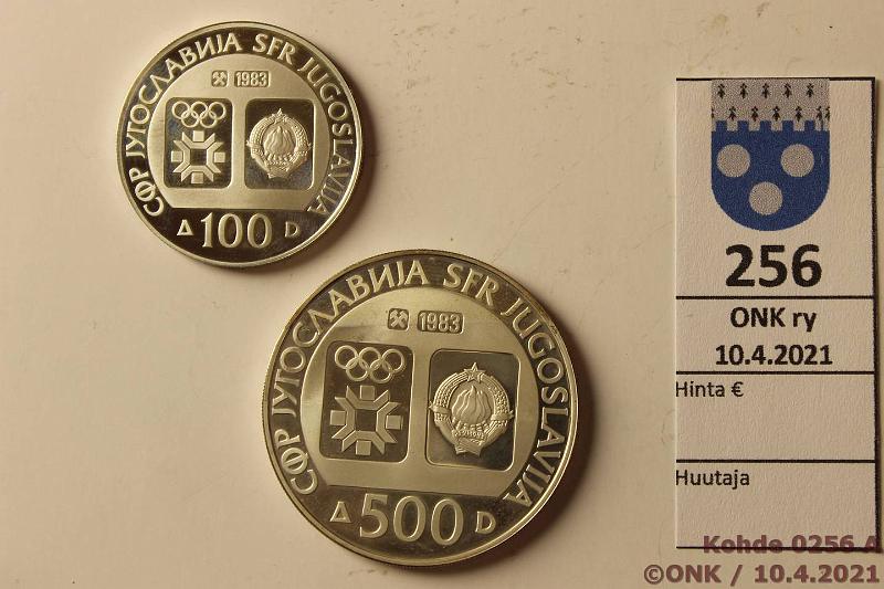 k-0256-a.jpg - Kohde 256 (kuva 1/2), lhthinta: 16 € / myyntihinta: 21 € Jugoslavia 100 + 500 dinara 1983 KM#98, 103 Ag, Proof 13+23g/925. Sarajevo 1984. 100d Figure Skating, 500d Biathlon, hieman patinaa, kunto: 10