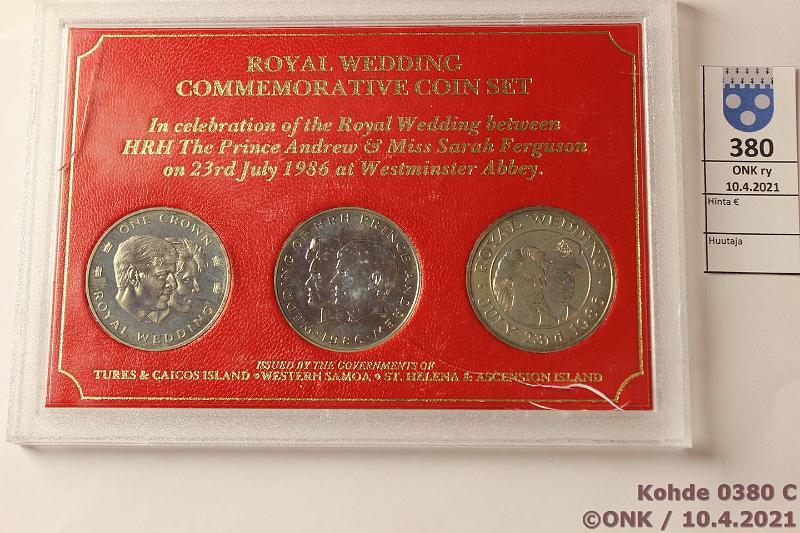 k-0380-c.jpg - Kohde 380 (kuva 3/3), lhthinta: 5 € / myyntihinta: 12 € Swazimaa ym (9) 1986 Swazimaa BU-sarja 1, 5, 10, 20 ja 50 cent + 1 lilangeni pahvikotelossa; Royal Wedding sarja muovikotelossa(halkeamat): Turks&Caicos 1 crown, St Helena 50 pence ja Lnsi-Samoa 1 $, kunto: 9