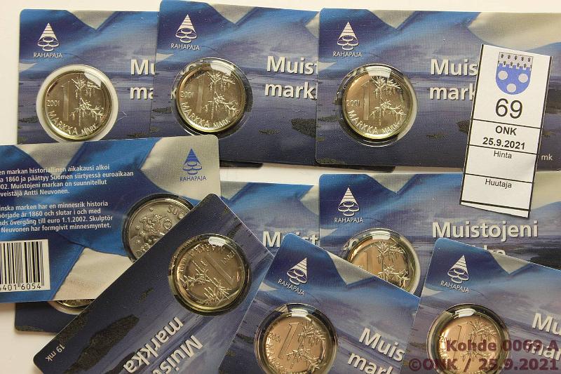 k-0069-a.jpg - Kohde 69, lhthinta: 15 € / myyntihinta: 16 € 1 mk 2001 (10) Muistojeni markka muovikortissa, kunto: 10