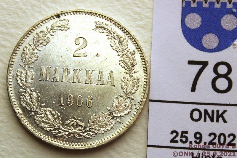 k-0078-b.jpg - Kohde 78 (kuva 2/2), lhthinta: 40 € / myyntihinta: 140 € 2 mk 1906 Ag, SNY 500.2, pieni hpja, lyhyt kauttaviiva, loistelias!, kunto: 9