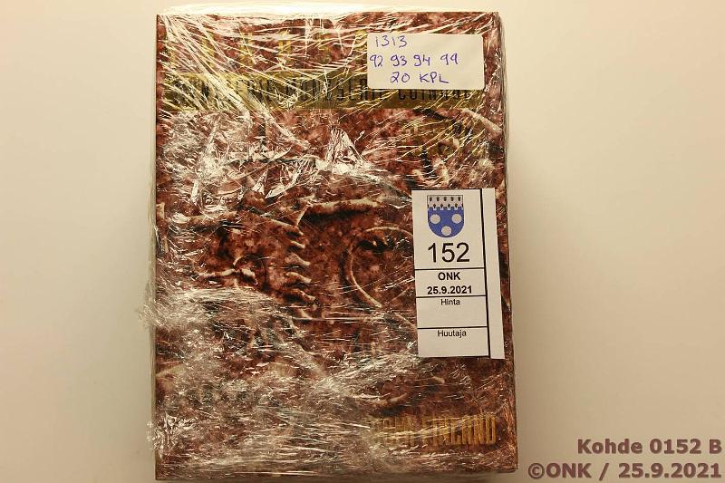 k-0152-b.jpg - Kohde 152 (kuva 2/2), l�ht�hinta: 35 &euro; / myyntihinta: 77 &euro; 1992-99 (20) 1992(5), -93(5), -93 II(5). -94 I(3), -99 II sis. liekinpuhaltaja(2), kunto: 9
