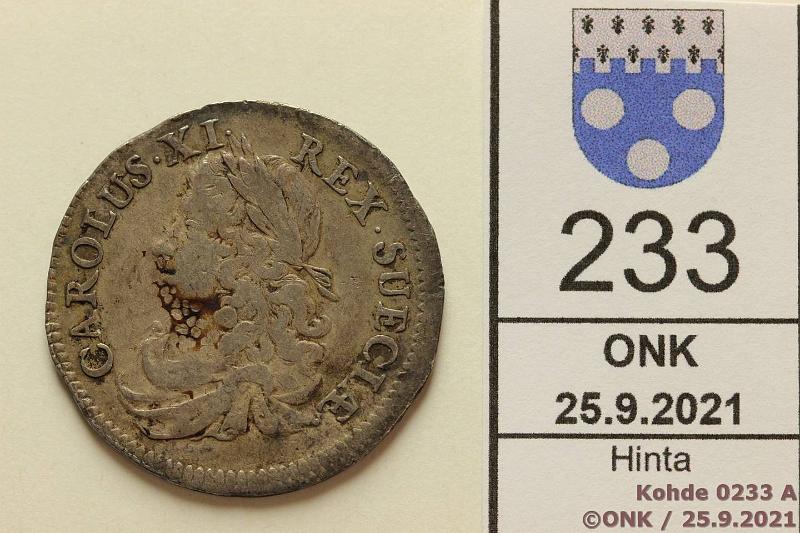 k-0233-a.jpg - Kohde 233 (kuva 1/2), l�ht�hinta: 30 &euro; / myyntihinta: 130 &euro; Ruotsi 2 mk 1674 SM#127a Ag, 8,83g, 30mm. Hopeapitoisuus korkeampi kuin kirjoissa. Karl XI, kunto: 4