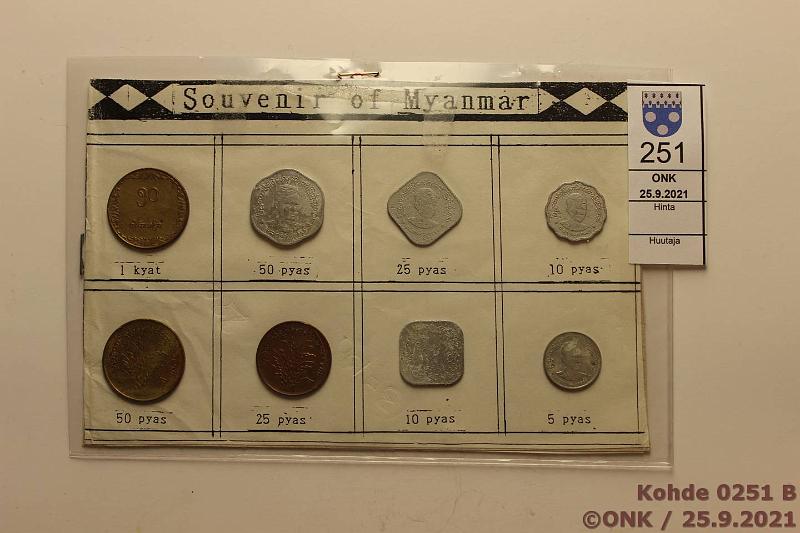k-0251-b.jpg - Kohde 251 (kuva 2/2), lhthinta: 5 € / myyntihinta: 5 € Turkki + Myanmar (28) 1967→ Turistirahasarjat, kunto: 4-9