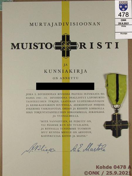 k-0478-a.jpg - Kohde 478 (kuva 1/3), l�ht�hinta: 115 &euro; / ei tarjouksia Suomi 2. divisioonan (murtajadivisioonan) risti ja my�nt�kirja, kunto: 9