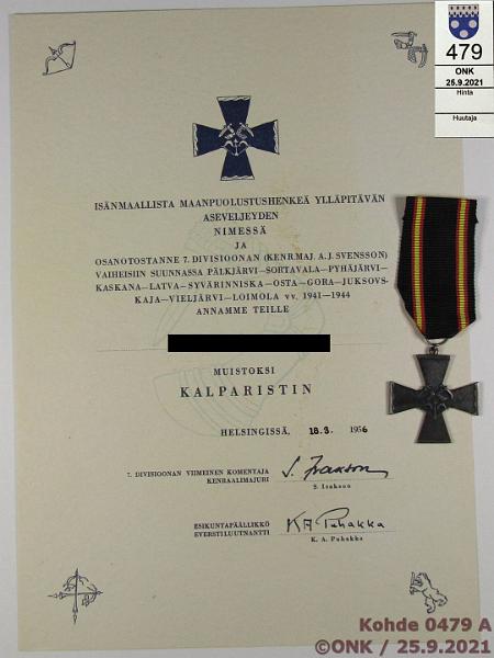 k-0479-a.jpg - Kohde 479 (kuva 1/3), lhthinta: 95 € / myyntihinta: 95 € Suomi 1956 7. divisioonan risti (Kalparisti) ja myntkirja (18.3.1956), kunto: 9