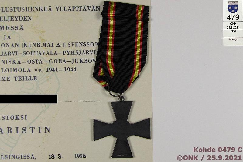 k-0479-c.jpg - Kohde 479 (kuva 3/3), l�ht�hinta: 95 &euro; / myyntihinta: 95 &euro; Suomi 1956 7. divisioonan risti (Kalparisti) ja my�nt�kirja (18.3.1956), kunto: 9