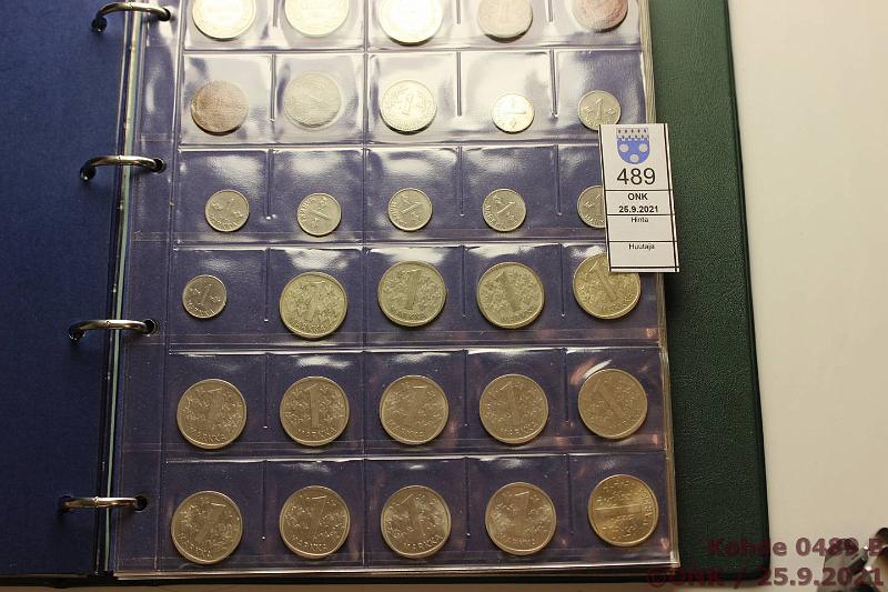 k-0489-b.jpg - Kohde 489 (kuva 2/3), lhthinta: 30 € / myyntihinta: 56 € Suomi, Valistus-kansio (230) 1865-1999 Cu: 1p 1899-1913(5); 5p 1911; 10p 1865, -67,1905; Ag: 25p 1907-17(4); 50p 1916, -17II; 1mk 1874, -90,1915; loput itsenisyyden ajalta: 1p(12); 5p(36); 10p(38); 20p(21); 25p(13); 50p(25); 1mk(38, sis. -64-67 Ag); 5mk(11); 10mk(11, sis. liekinpuhaltaja); 20mk 1938, -54II; 50mk -53; Ag: 200mk -56, -58H; 500mk 1952 Olympia; 1000mk 1960. Siisti kokoelma, tsaarin rahat tyypillisen kuntoisia, uudemmissa jonkin verran leimakiiltoakin., kunto: 2-9