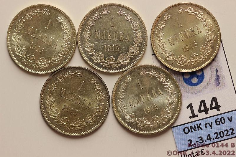 k-0144-b.jpg - Kohde 144 (kuva 2/2), lhthinta: 45 € / myyntihinta: 73 € 1 mk 1915 (5) Ag, phpja, 2 eri tyyppi rahamestarin S:, erittin kauniita!, kunto: 8-9