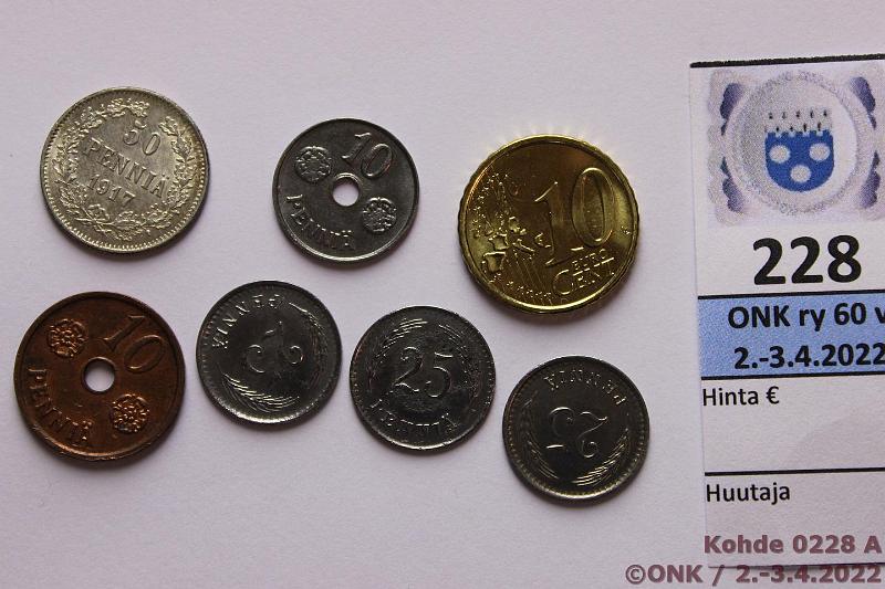 k-0228-a.jpg - Kohde 228, lhthinta: 5 € / myyntihinta: 5 € 10 - 50 p + 10 snt 1917-2001 (7) 10p 1942, -43; 25p Fe -43, -44, -45; 50p -17II; 10s 2001 Suomi. Hyvkuntoinen er, kunto: 7-9
