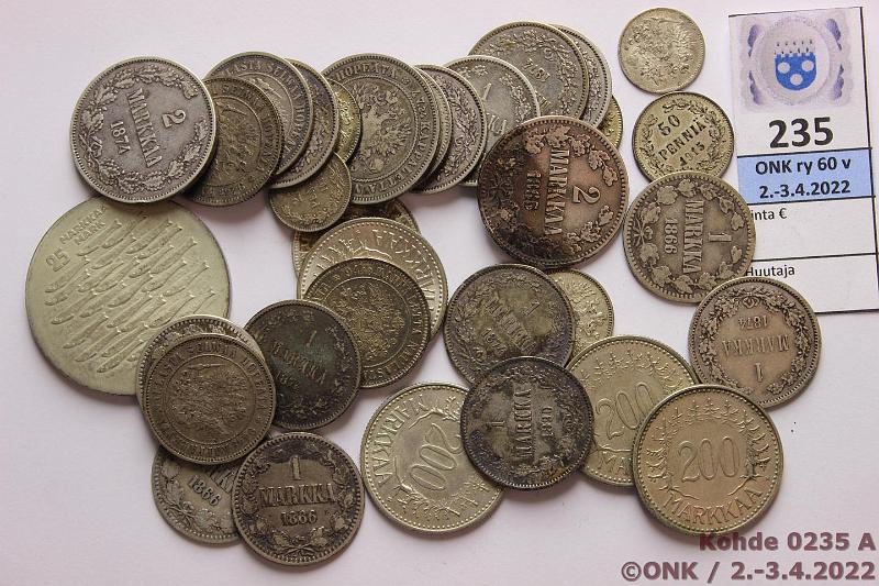 k-0235-a.jpg - Kohde 235, lhthinta: 100 € / myyntihinta: 100 € 25 p - 200 mk 1865-1979 (35) Ag, 25p 1916(4); 50p -14, -15(2), -16; 1mk 1866(4), -74(10), -90(3), 1915(2); 2mk 1865, -74(2); 25mk 1979; 200mk -56(2), -57, -58H. Osassa rvja, kunto: 3-9