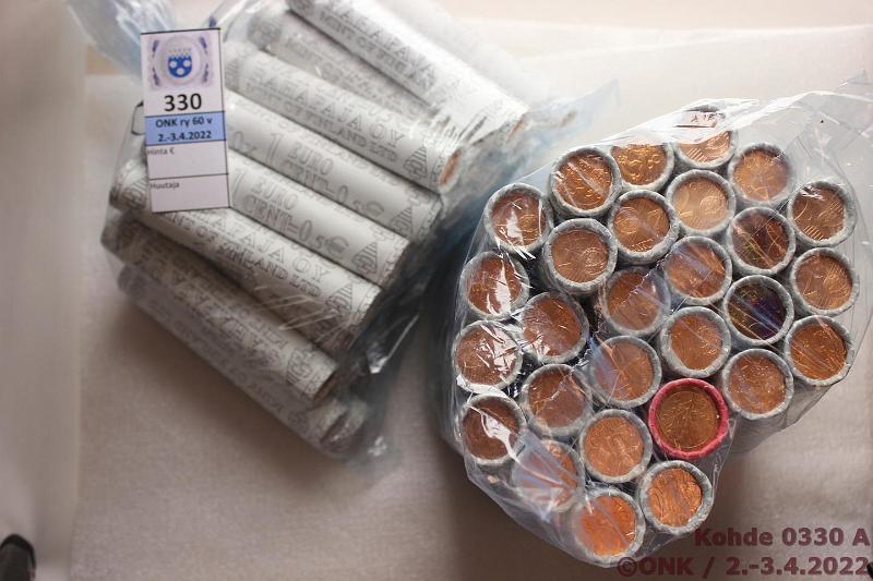 k-0330-a.jpg - Kohde 330, lhthinta: 70 € / myyntihinta: 70 € 1 - 5 snt 1999-2005 (56) Suomi, 1s,1999(10), 2004(5), -05(7), sokkorulla (6); 2s 2000(5), -04(6), -05 (6), sokkorulla(10); 5s sekarulla kiertneit? Muutamissa pdyiss patinaa, kunto: 8-9 , ?