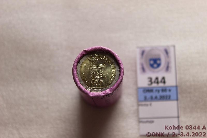 k-0344-a.jpg - Kohde 344 (kuva 1/2), lhthinta: 60 € / myyntihinta: 60 € 2 € 2012 San Marino, pieni rissi paperissa, kunto: 9