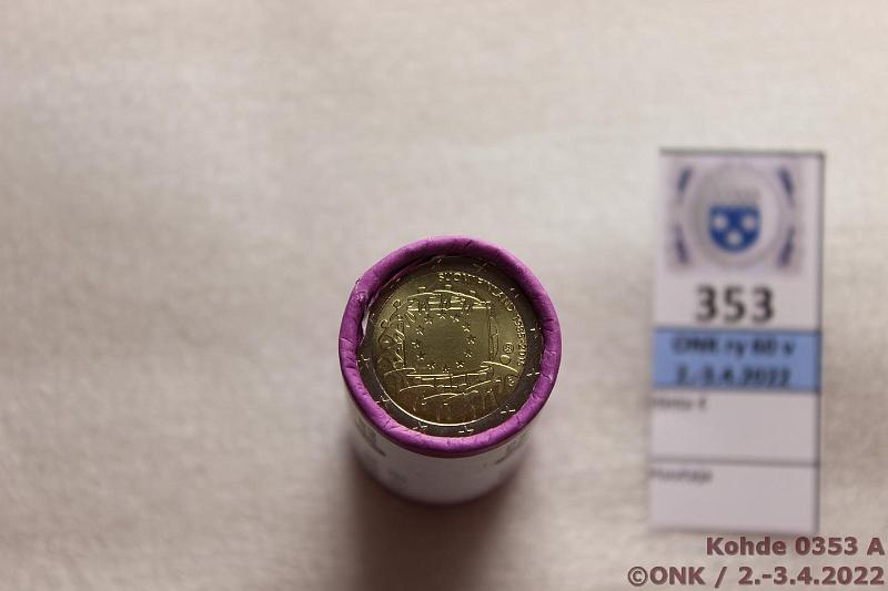 k-0353-a.jpg - Kohde 353 (kuva 1/2), lhthinta: 60 € / myyntihinta: 74 € 2 € erikoislynti 2015 Suomi, EU:n lippu, kunto: 9