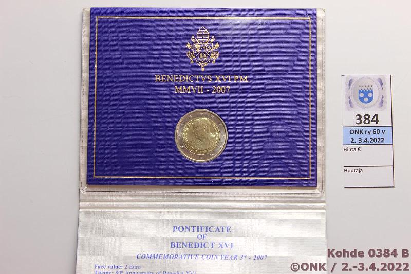 k-0384-b.jpg - Kohde 384 (kuva 2/2), lähtöhinta: 70 € / myyntihinta: 92 € 2 € erikoislyönti 2007 Vatikaani, Paavi Benedictus XVI 80-vuotispäivä, kansio, kunto: 9