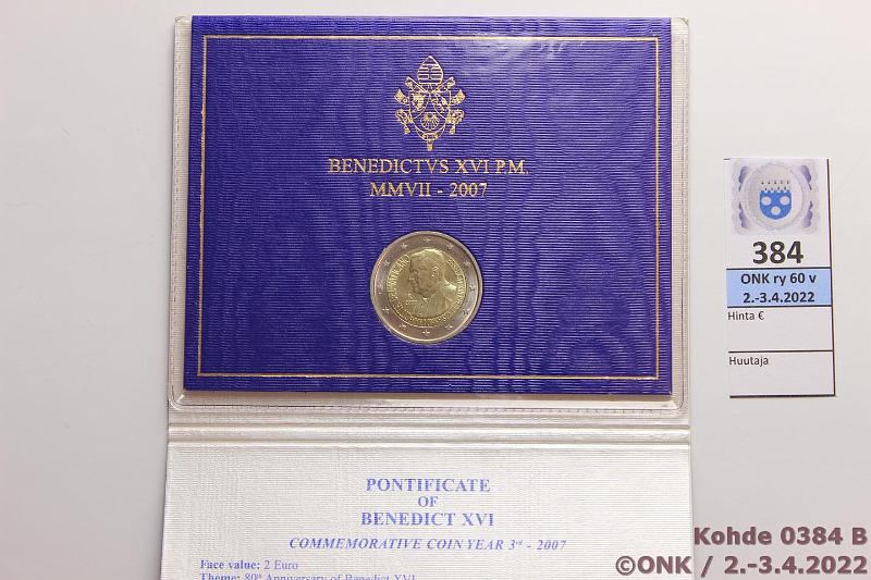 k-0384-b.jpg - Kohde 384 (kuva 2/2), lhthinta: 70 € / myyntihinta: 92 € 2 € erikoislynti 2007 Vatikaani, Paavi Benedictus XVI 80-vuotispiv, kansio, kunto: 9