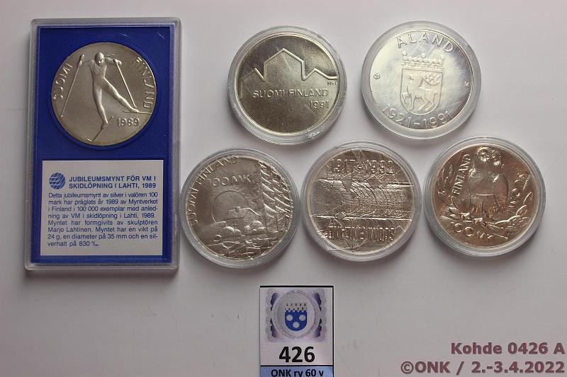 k-0426-a.jpg - Kohde 426, lhthinta: 50 € / myyntihinta: 62 € 100 mk 1989-92 (6) Ag, -89 kapseli (Suomi-Ruotsi); -90 Veljesliitto ja Yliopisto; -91 land ja MM; -92 Itsenisyys. Osassa kapseleista pirsteit, kunto: 9