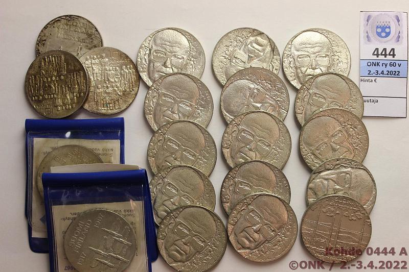 k-0444-a.jpg - Kohde 444, lhthinta: 35 € / myyntihinta: 126 € 10 mk 1967-77 (20) Ag, -67(2 alkup taskussa), -71, -75(15), -77(2). Osassa patinaa, kunto: 7-9