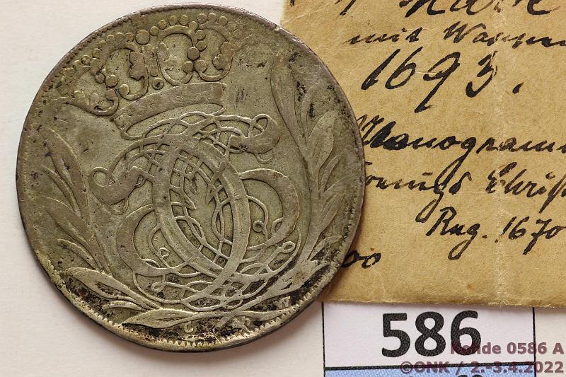 k-0586-a.jpg - Kohde 586 (kuva 1/2), lhthinta: 75 € / myyntihinta: 105 € 4 mk (Krone) 1693 KM#428 Ag, 17,99g/833, harvinainen!, kunto: 3