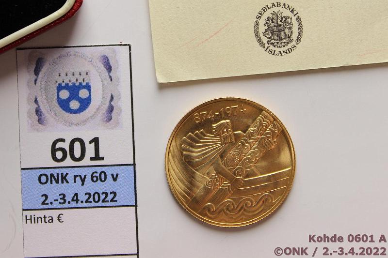 k-0601-a.jpg - Kohde 601 (kuva 1/2), lhthinta: 500 € / myyntihinta: 740 € 10 000 kr 1974 KM#22 Au, 15,5g/900, Asutus 1100 vuotta, kotelo, kunto: 9